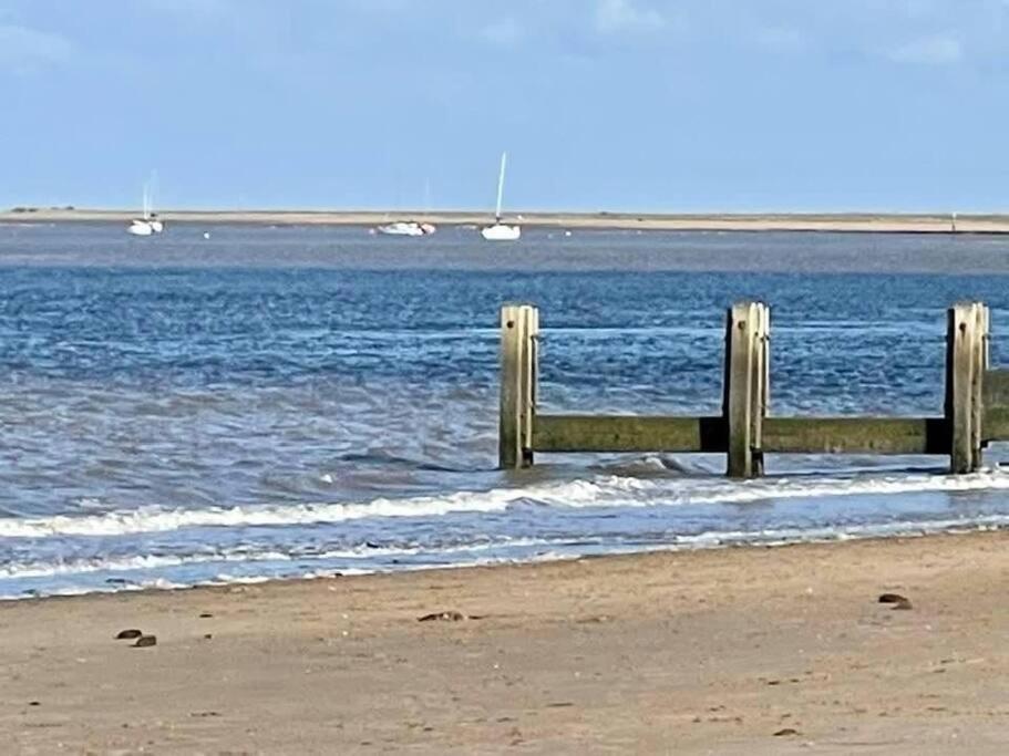 Seafront Apartment With Stunning Views Cleethorpes Eksteriør billede